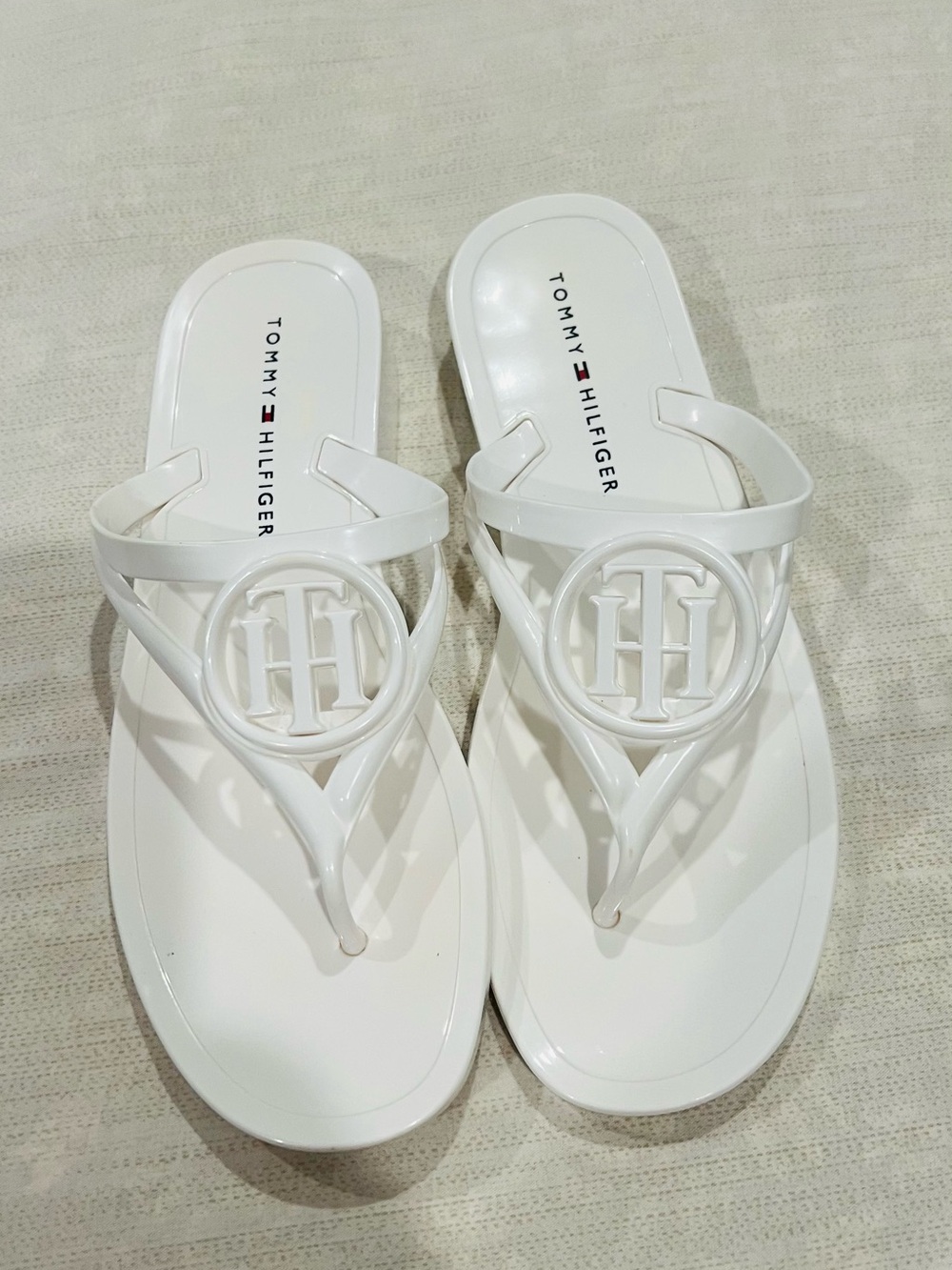 Tommy Hilfiger White Jelly Logo Thong women’s Sandals size 8.5
